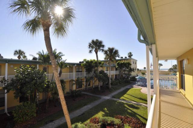 Treasure Island Beach Club 727-360-7096 圣徒皮特海滩 外观 照片