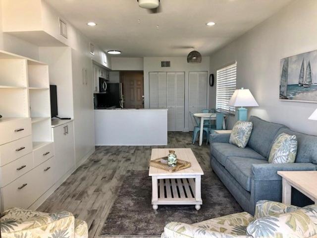 Treasure Island Beach Club 727-360-7096 圣徒皮特海滩 外观 照片